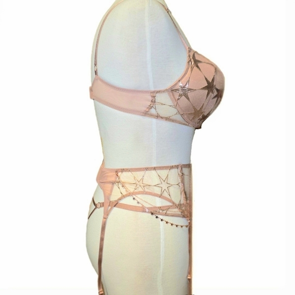 🆕Victoria's Secret Rose Gold Starstruck Bombshell, Garter & Thong - 32D/XS-S/S - Picture 7 of 16